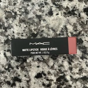 NEW MAC lipstick Velvet Teddy